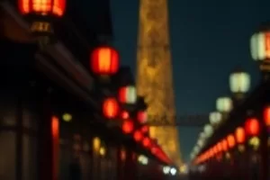 雾中的港口灯塔与一轮模糊的月