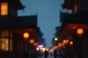 空旷月台上被夕阳拉长的候车椅